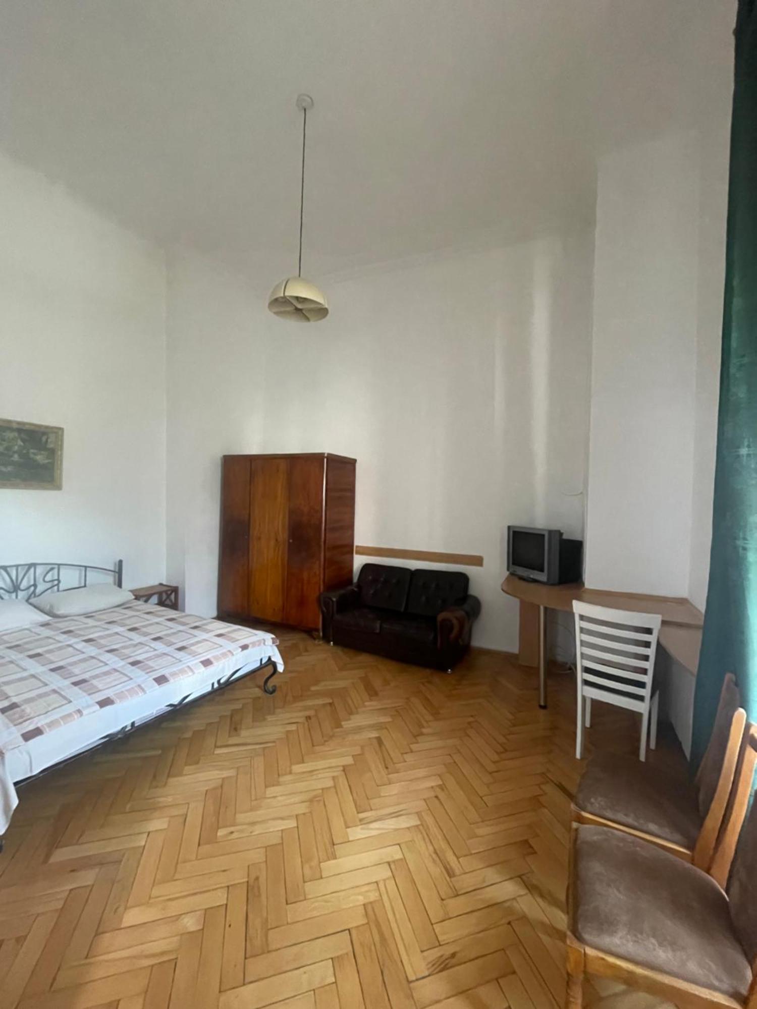 Guest Rooms Λβιβ Εξωτερικό φωτογραφία