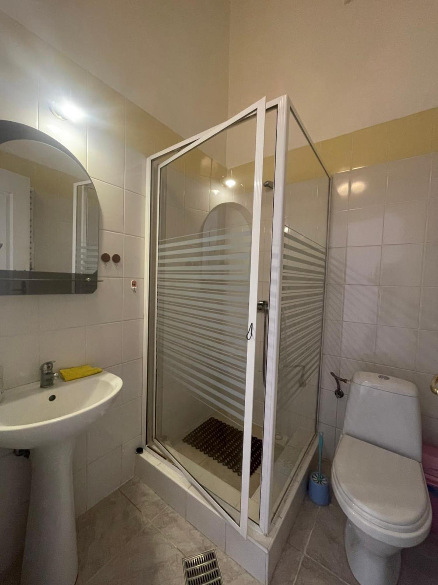 Guest Rooms Λβιβ Εξωτερικό φωτογραφία